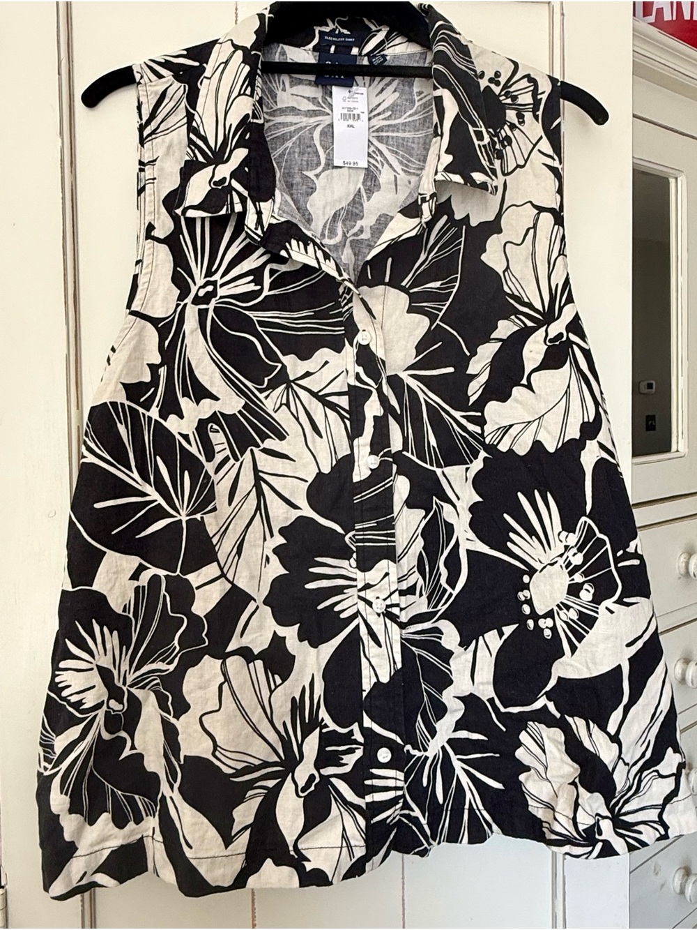 GAP Sleeveless Button-Front Floral Tunic - Black & White